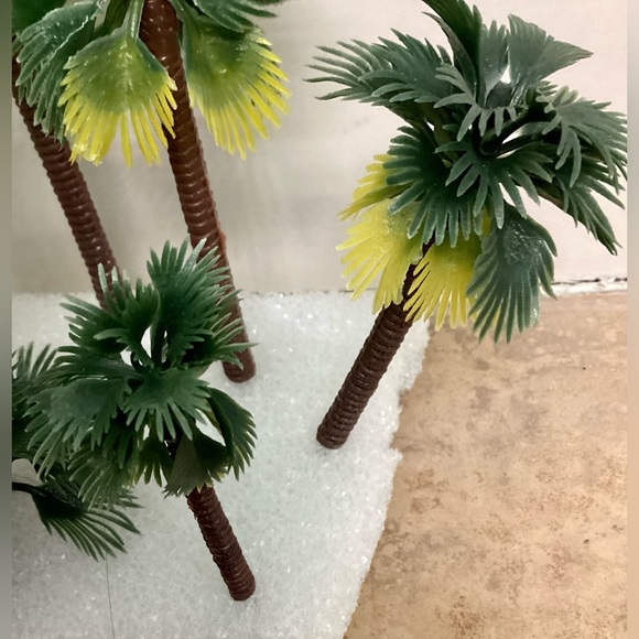 Variety Of Rainforest Palm Tree Set - Picture 10 of 16